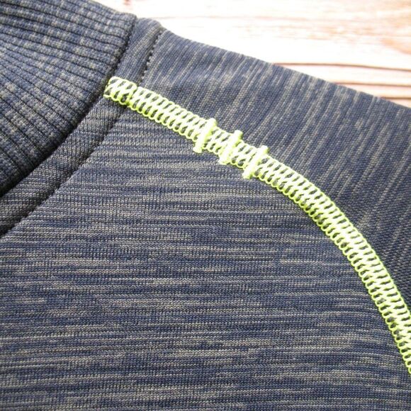 Metal Tech Vent Half Zip Pullover Top - Picture 4 of 8